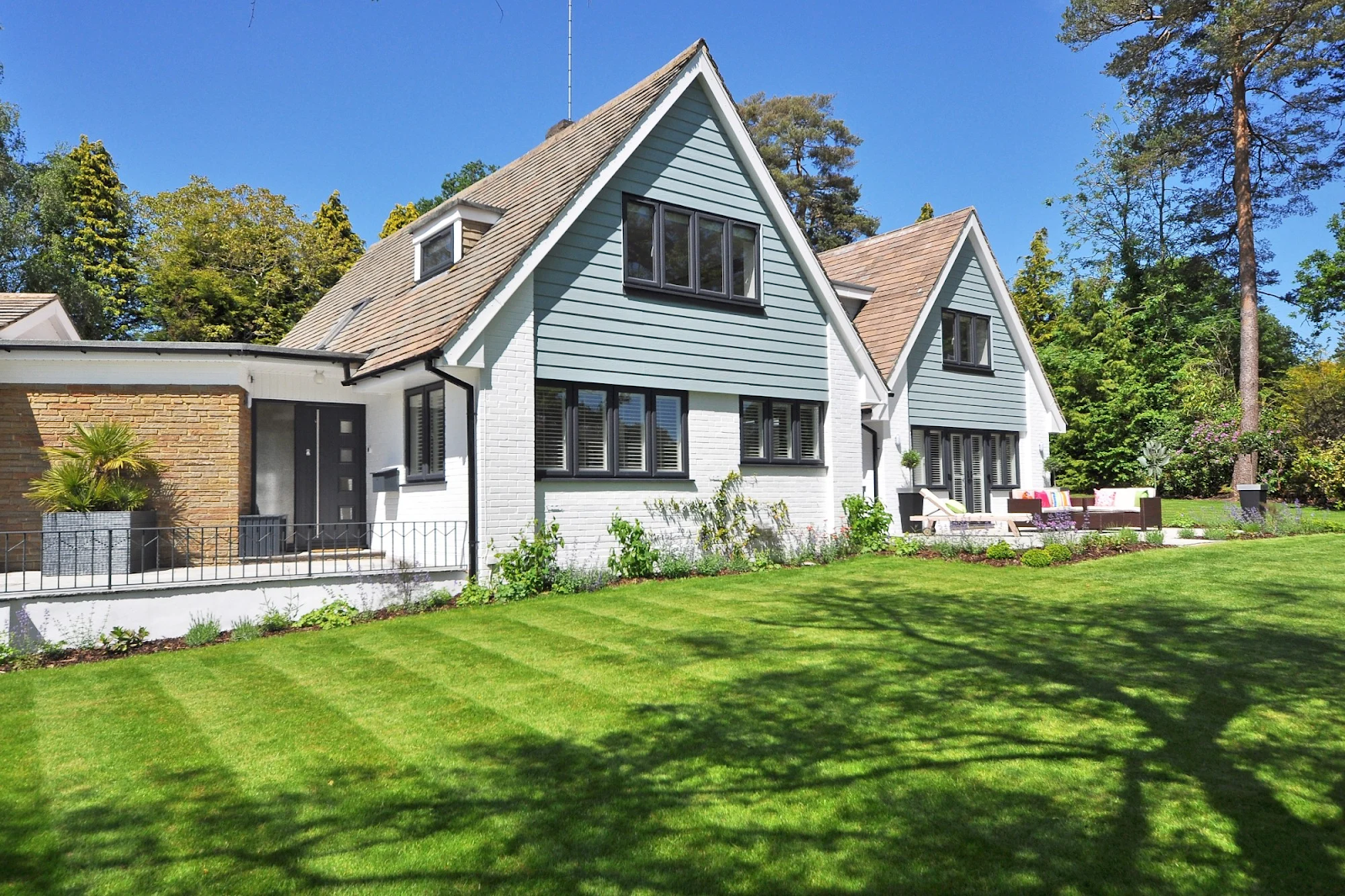 Ways to Keep Your Home Exterior Looking Fresh and Clean